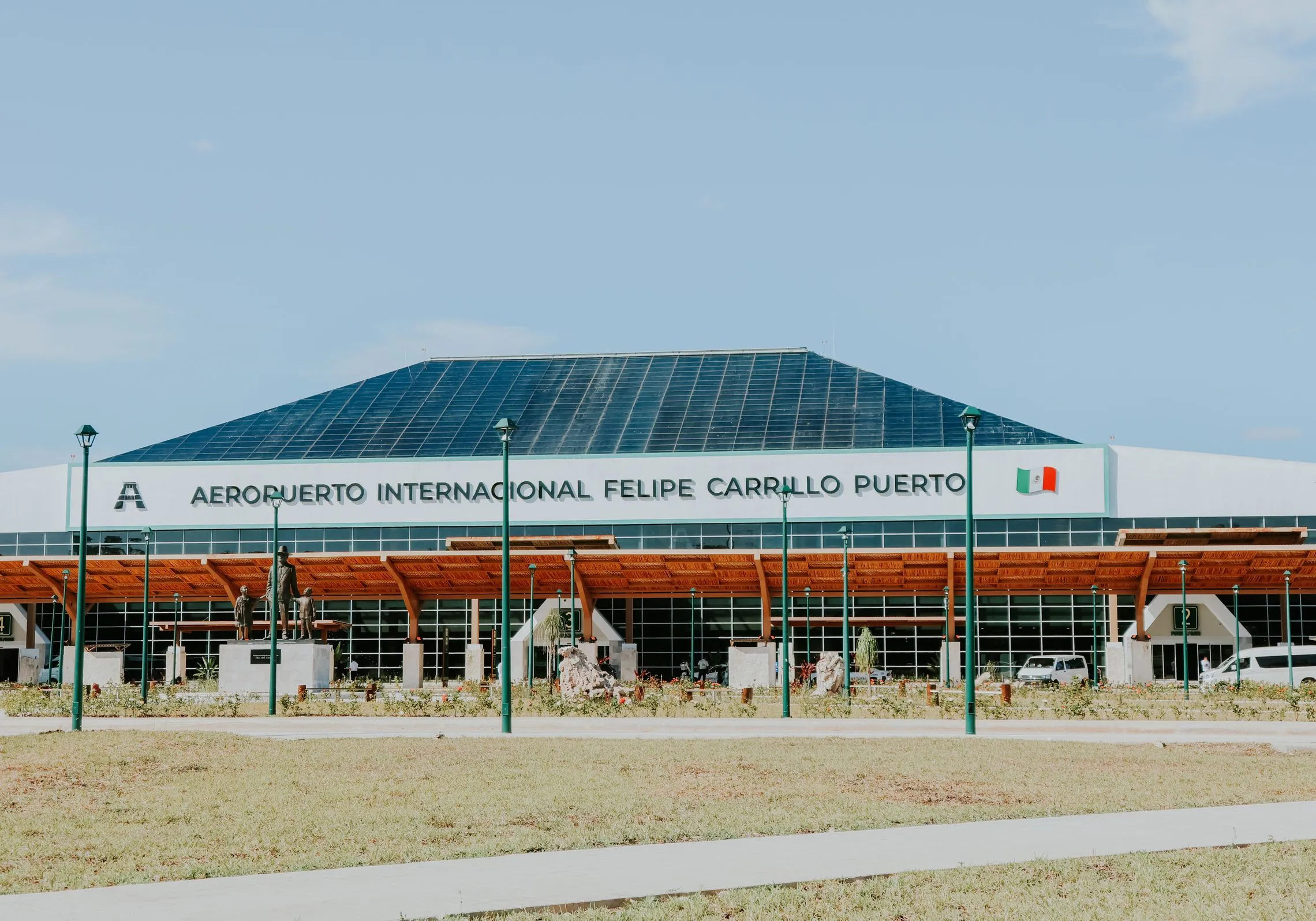 Cancun Airport vs. Tulum Airport: Which Should You Fly Into?